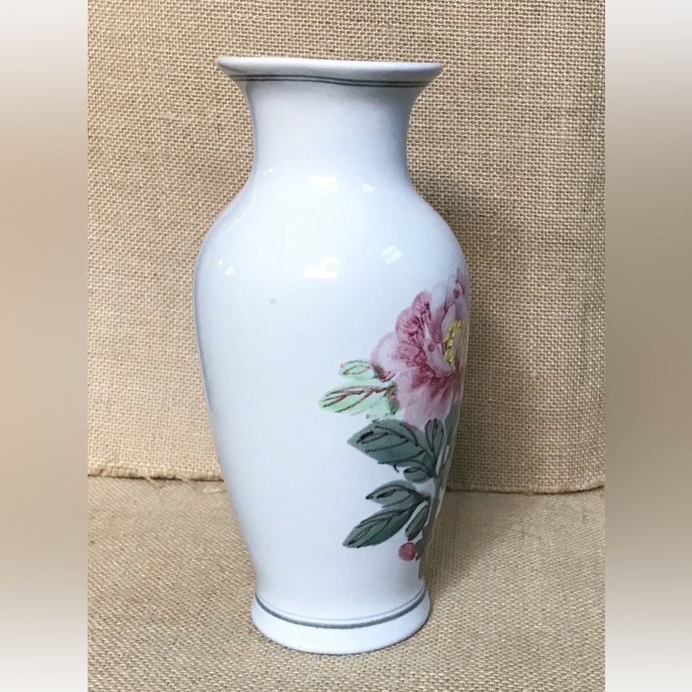 Floral Ceramic Vase Hand Painted Chrysanthemum Cottage Grandma Core Classic - Picture 3 of 6